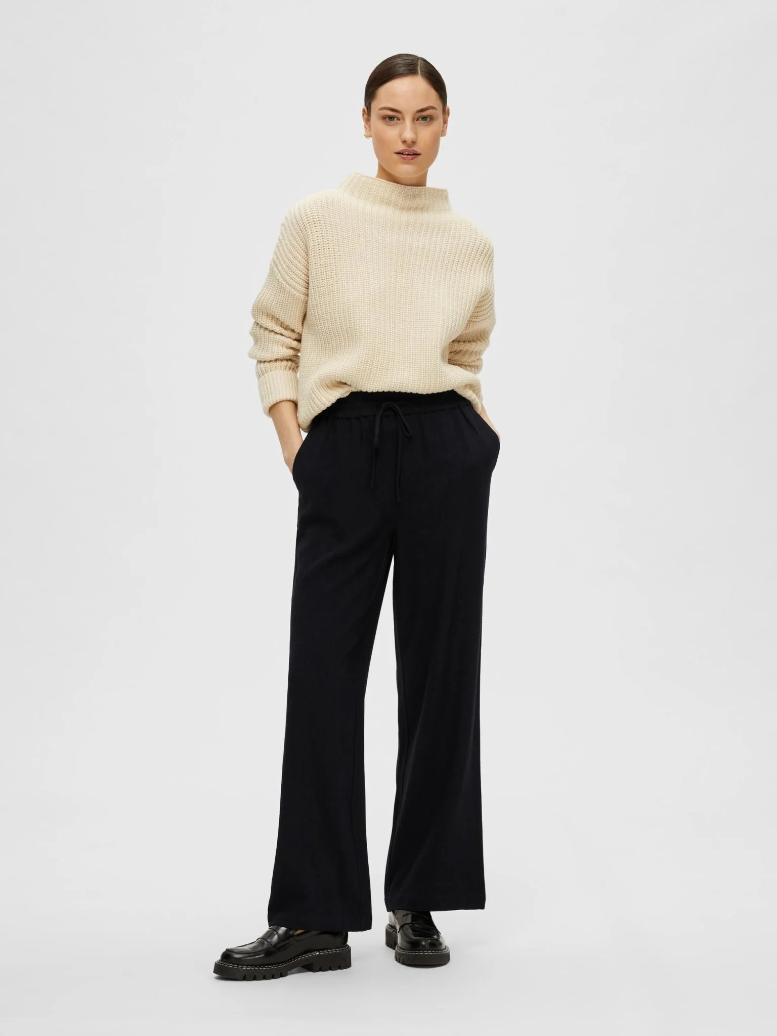 Viva-Gulia Hw Long Linen Pant  Black - Image 2