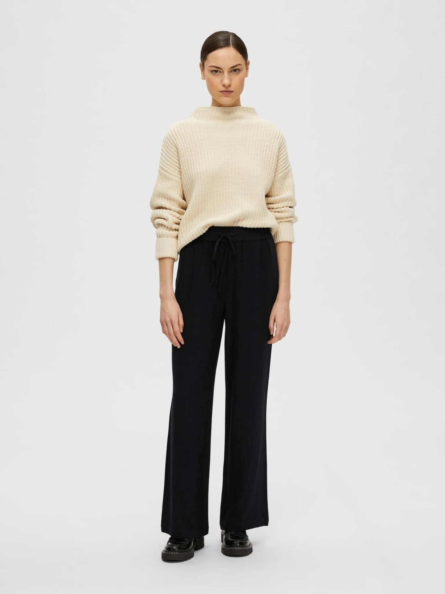 Viva-Gulia Hw Long Linen Pant  Black - Image 4