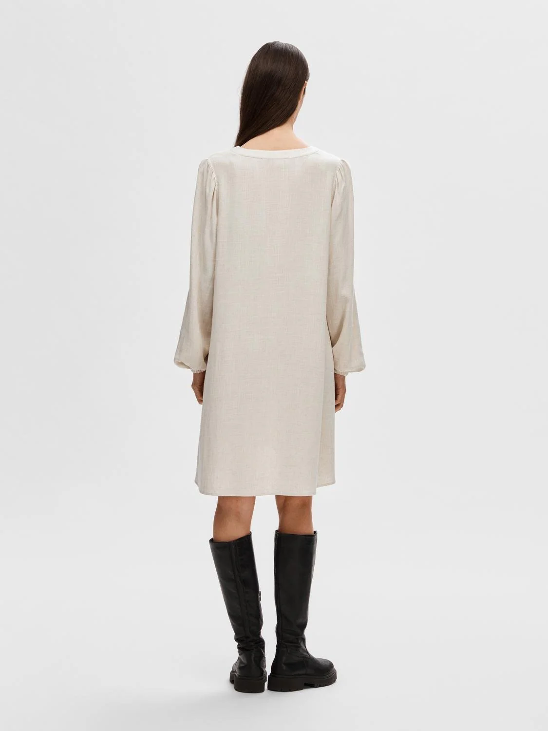 Viva Ls Short V-Neck Dress Sandshell - Image 6