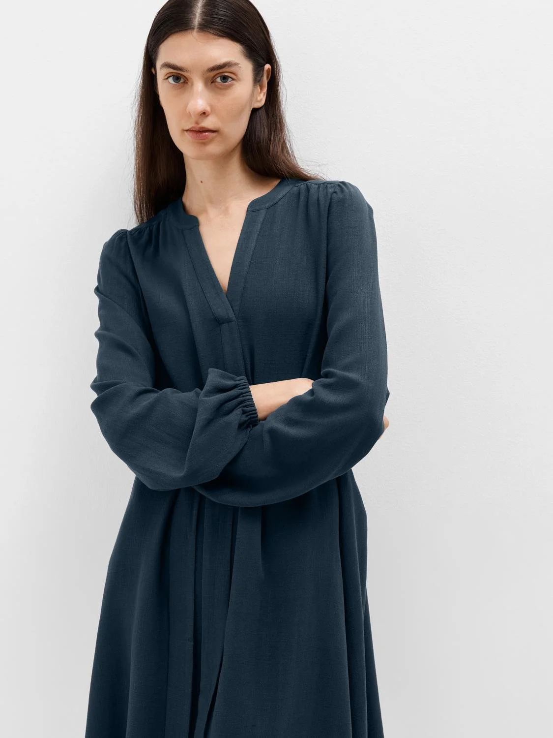 Viva Ls Short V-Neck Dress  Dark Sapphire - Image 3