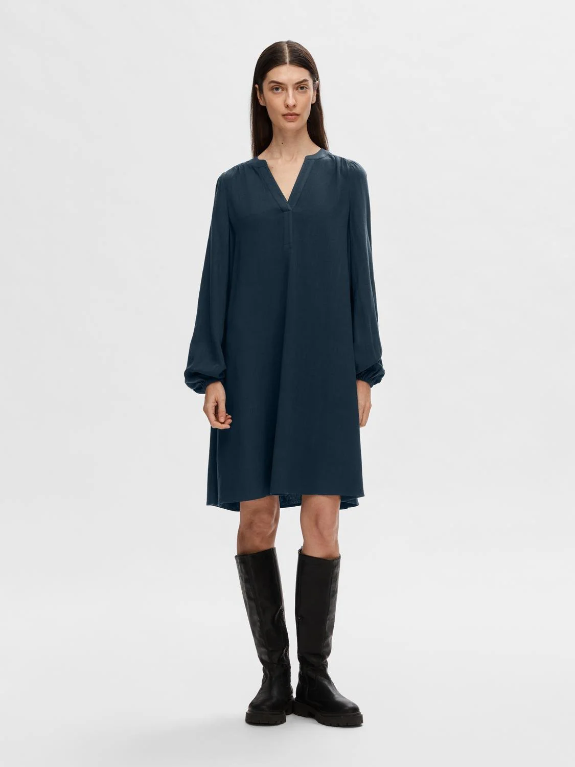 Viva Ls Short V-Neck Dress  Dark Sapphire - Image 4