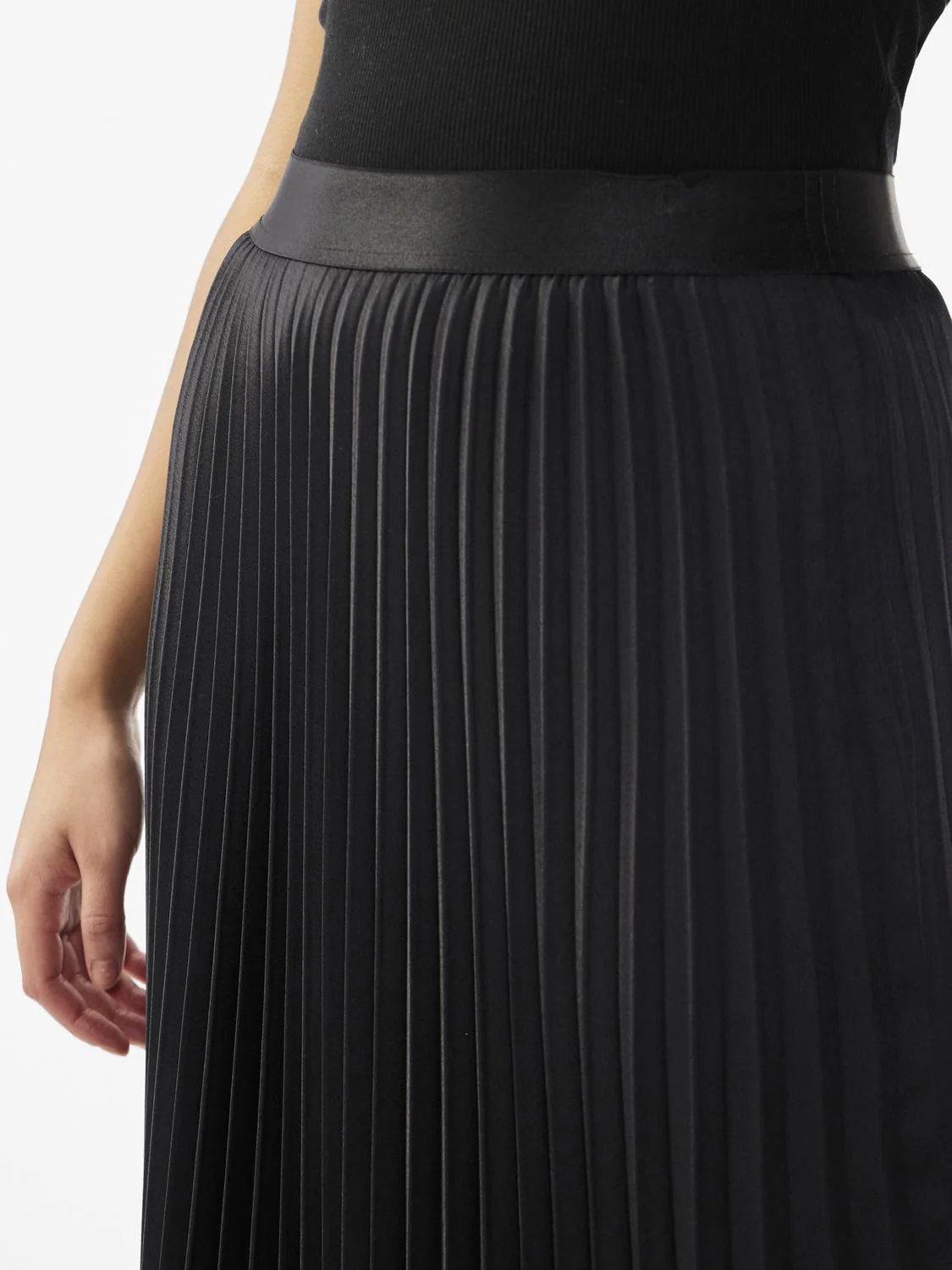 Yasceline Hw Midi Skirt Black - Image 4