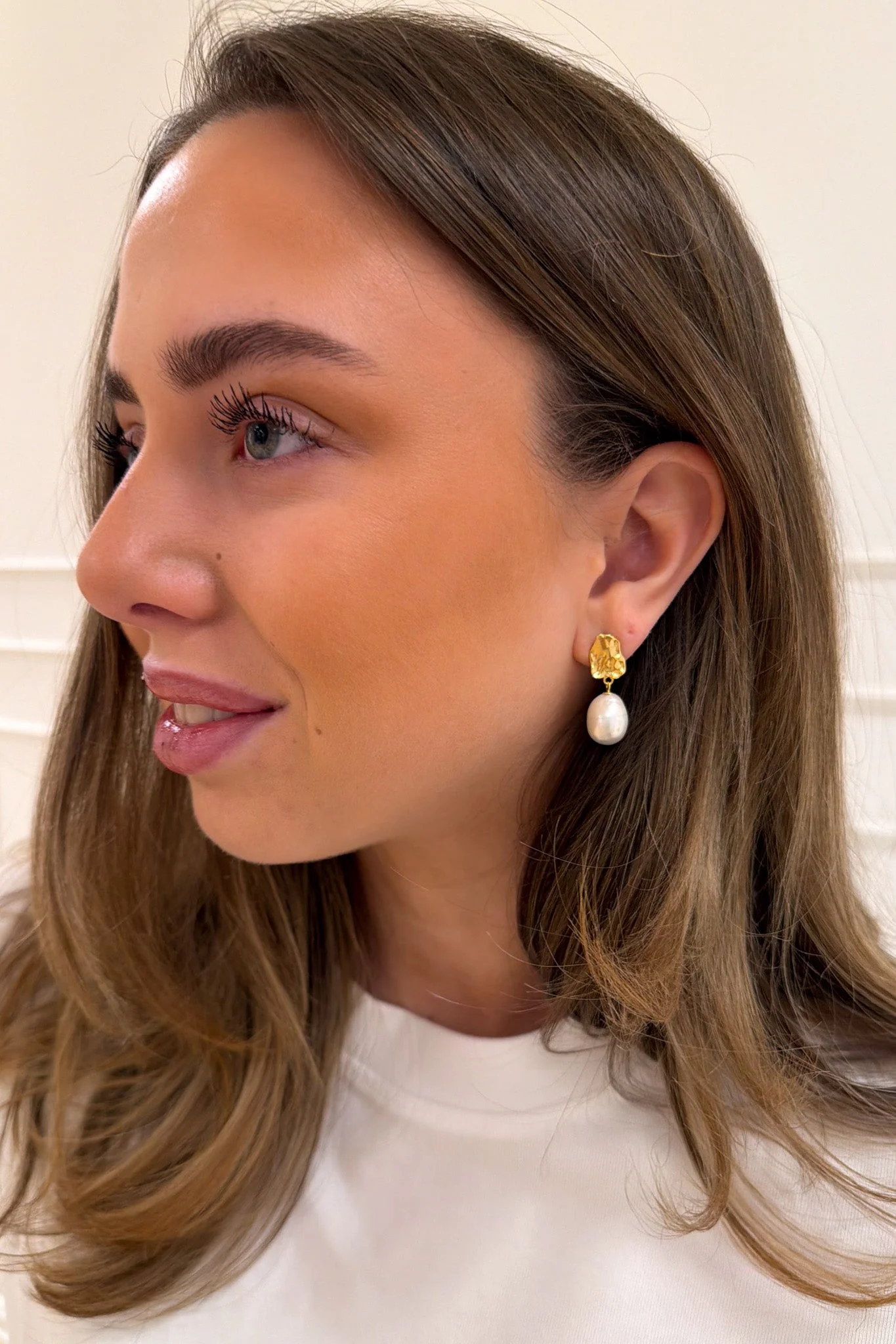 Paris Earrings Pearls - Image 3