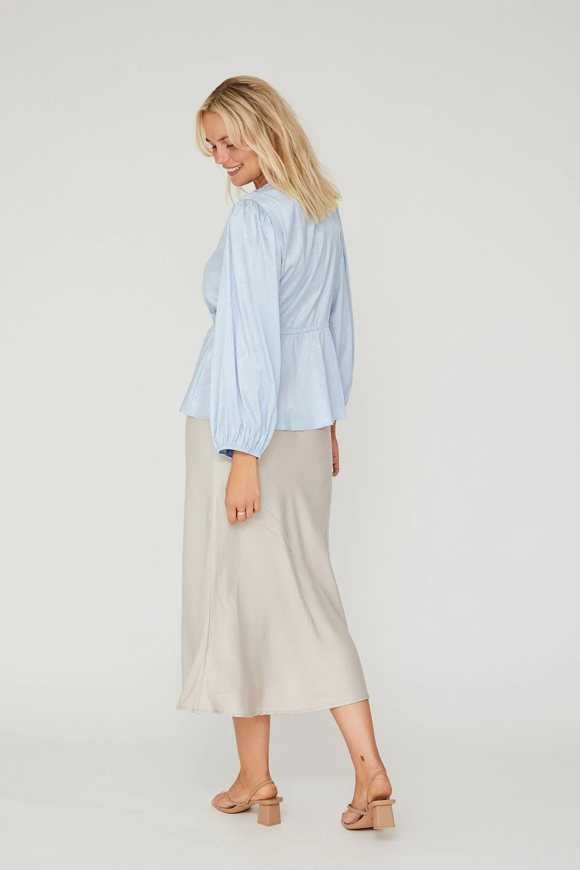 Carry Sateen Skirt Light Sand - Image 3