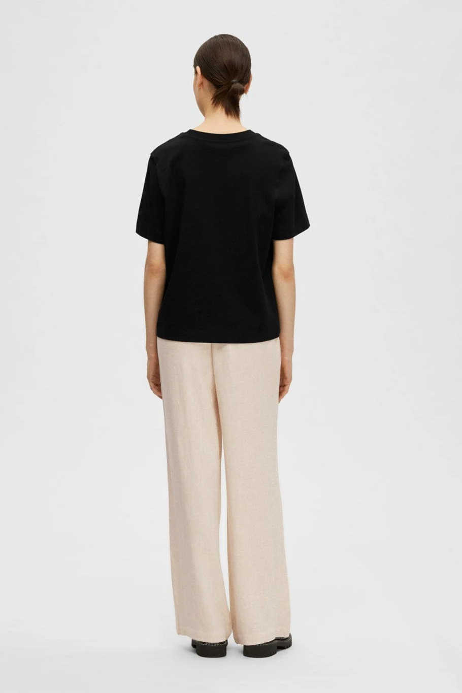 Essential Ss Boxy Tee Black - Image 10
