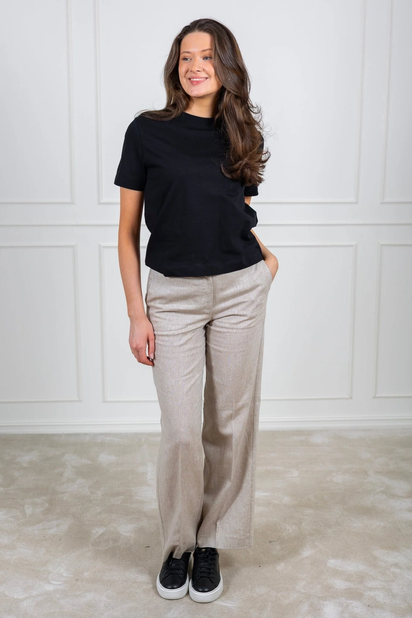 Essential Ss Boxy Tee Black - Image 3