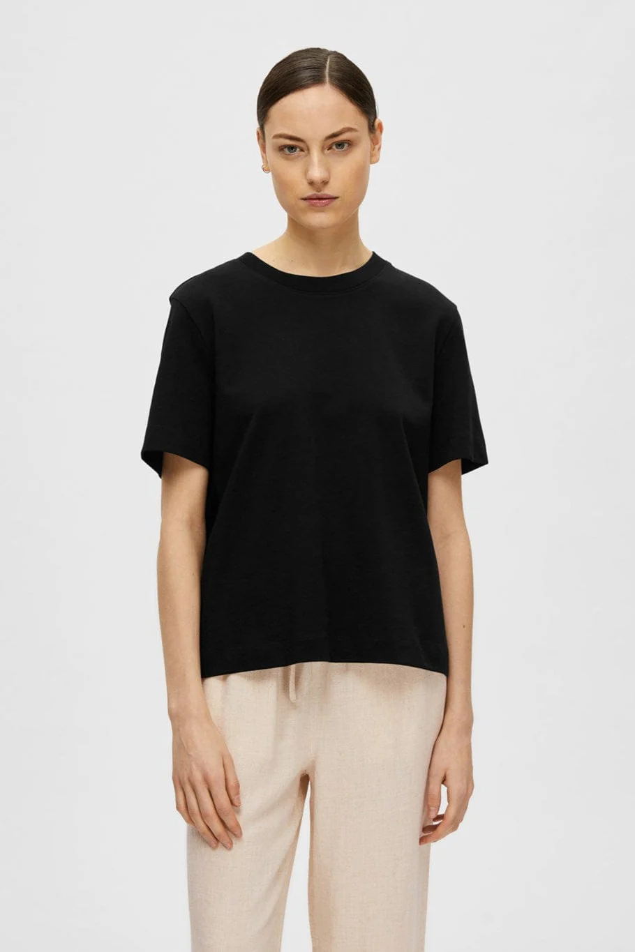 Essential Ss Boxy Tee Black - Image 7