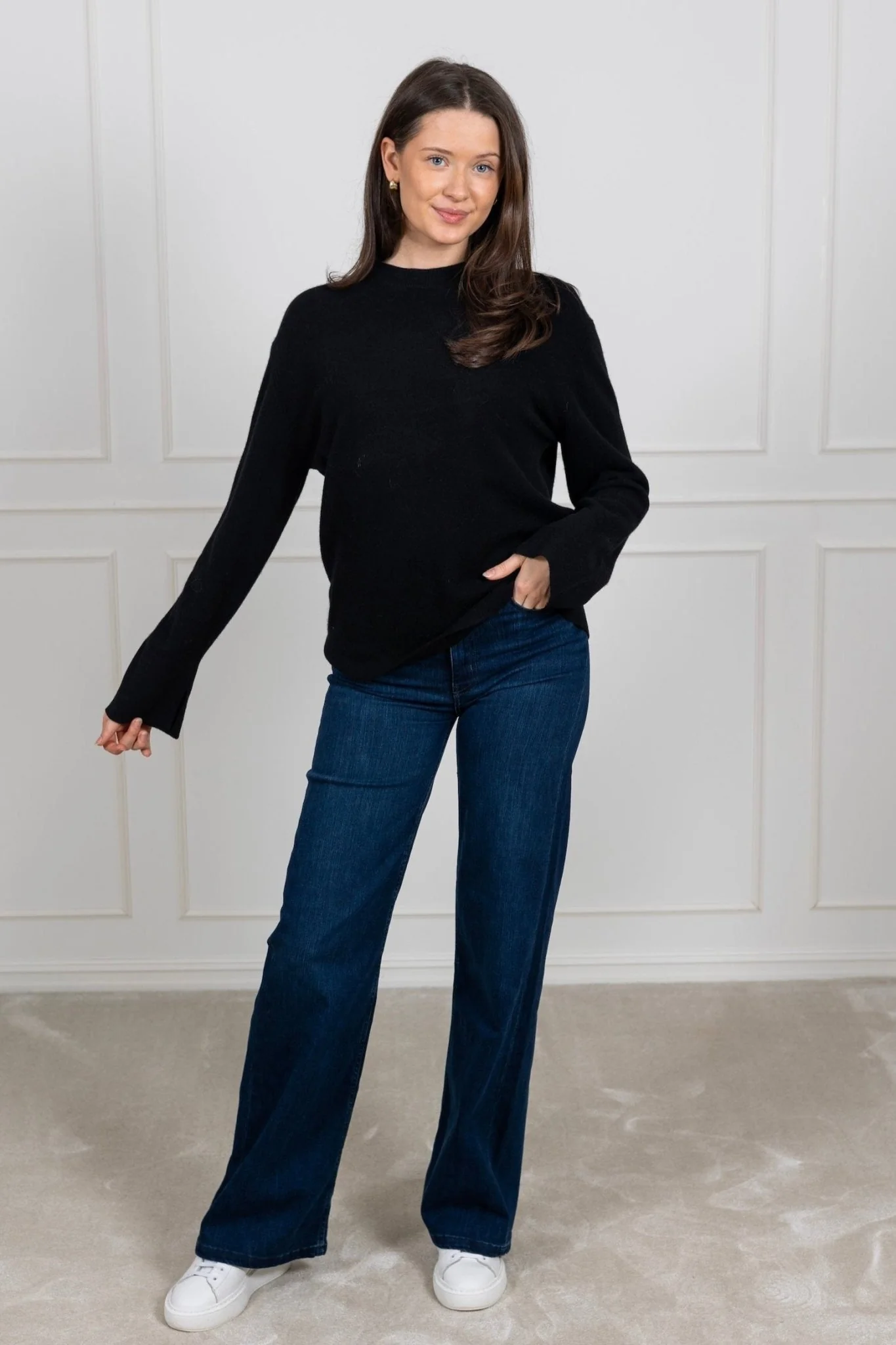 Yasemilie O-Neck Knit Pullover Black - Image 6