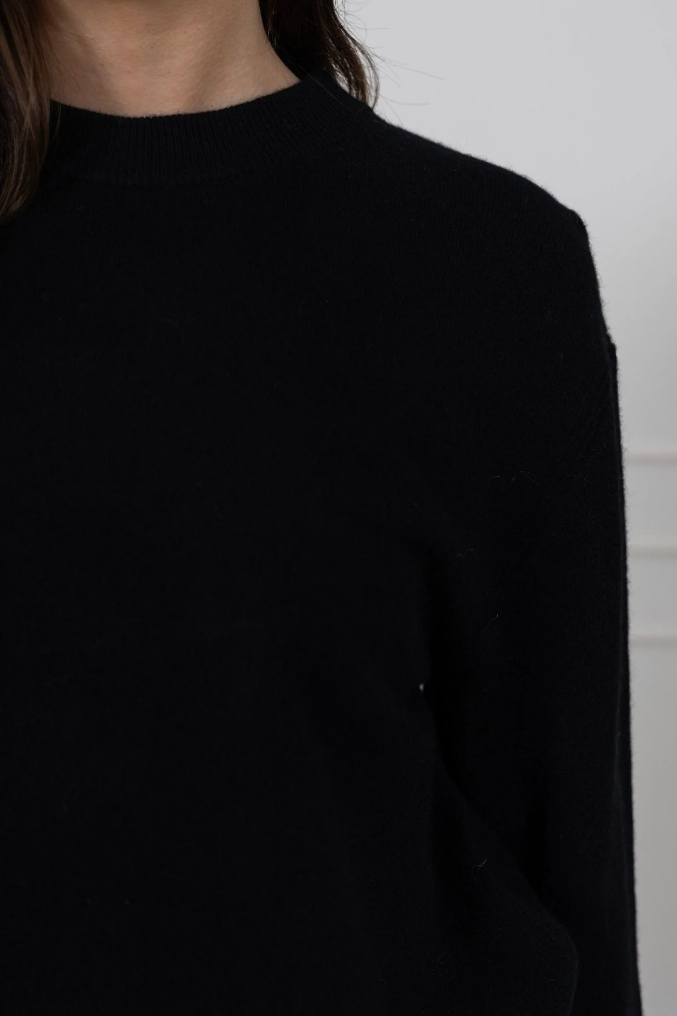 Yasemilie O-Neck Knit Pullover Black - Image 8