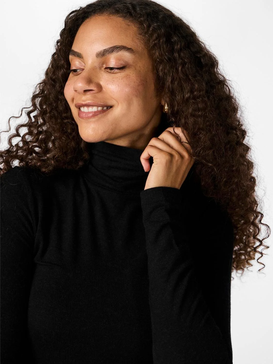 Yaswoola Ls High Neck Top Black - Image 4