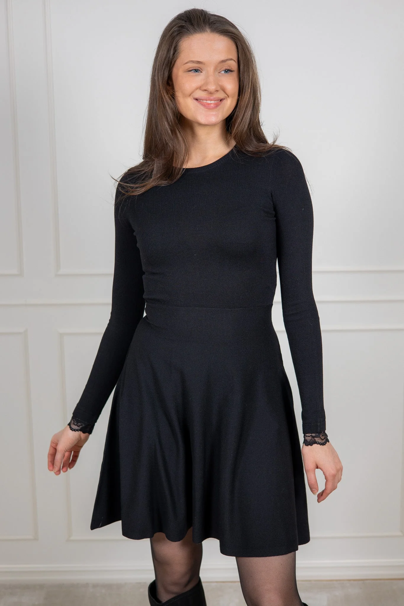 Yasbecco Ls Knit Dress Black - Image 4