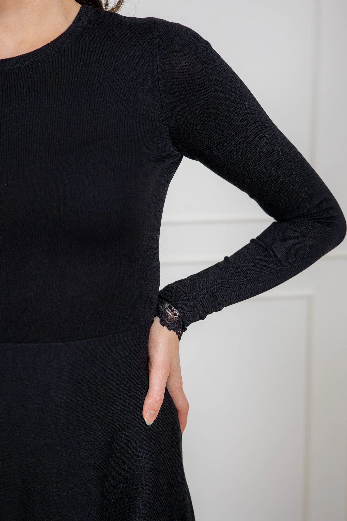 Yasbecco Ls Knit Dress Black - Image 9
