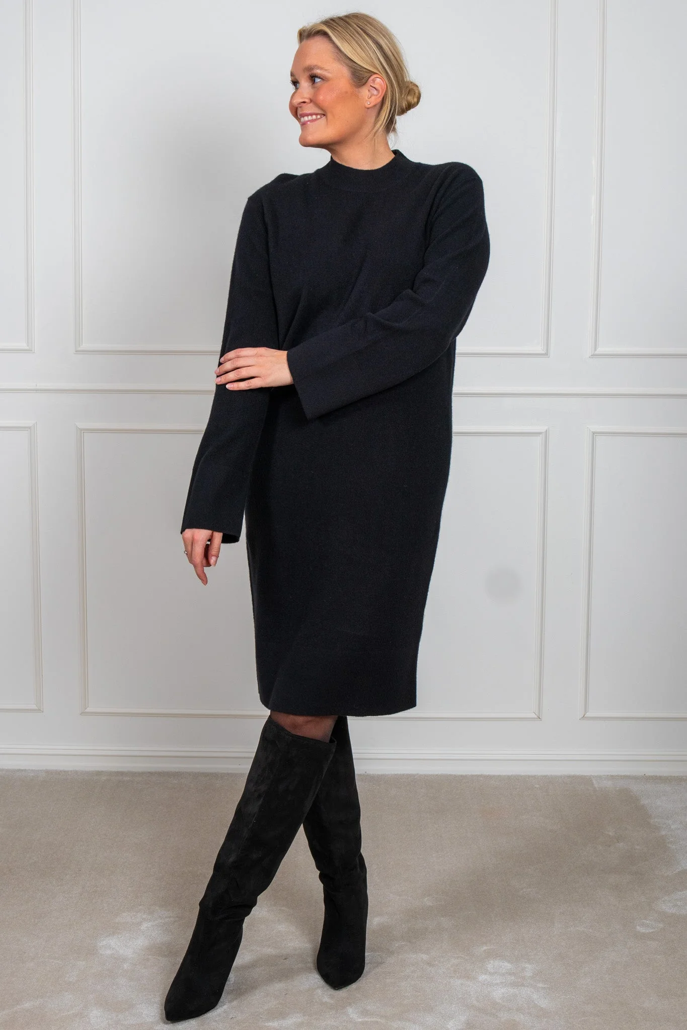 Yasemilie Ls Funnel Knit Dress Black - Image 8
