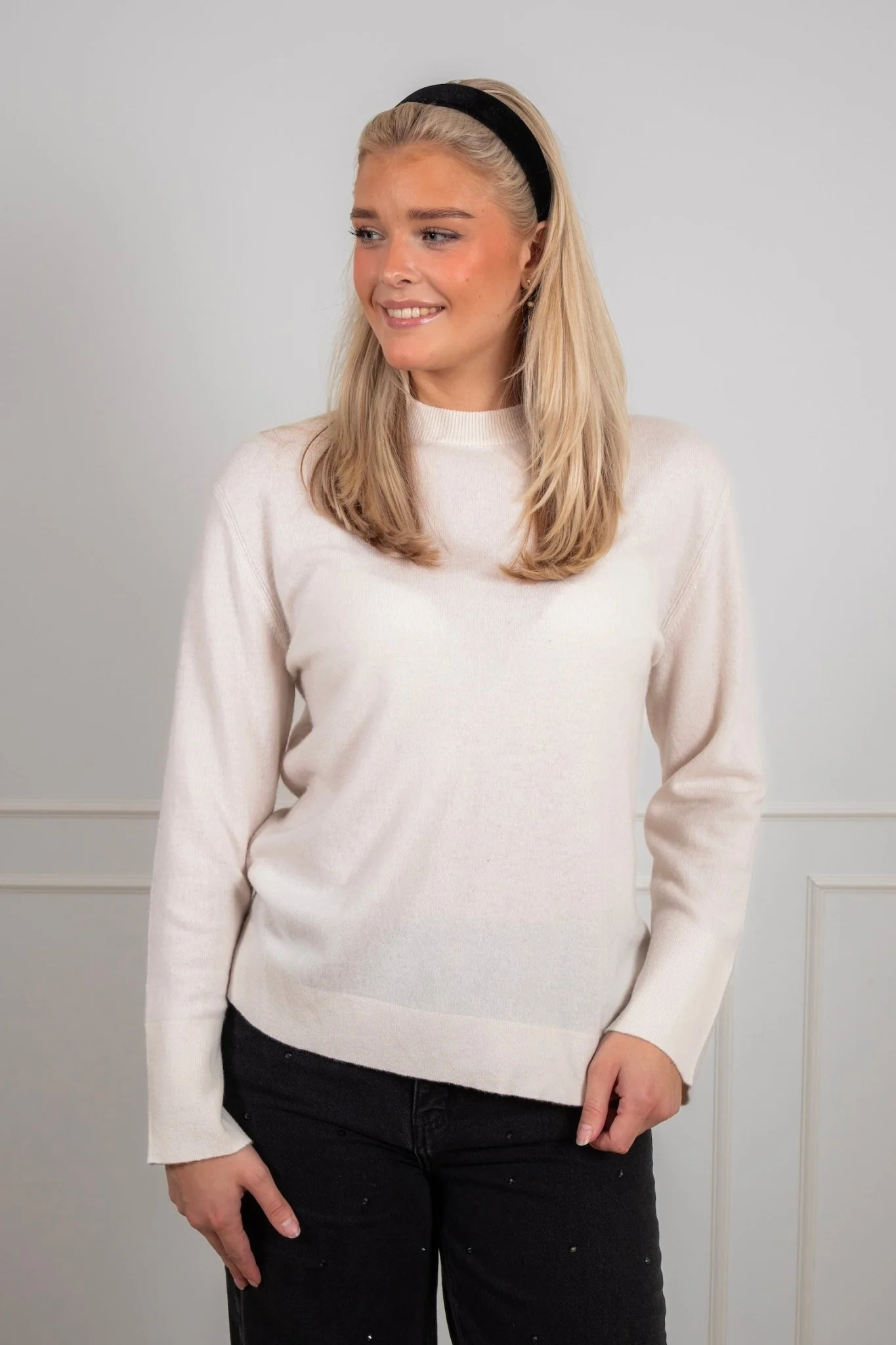 Yasemilie O-Neck Knit Pullover Birch - Image 3