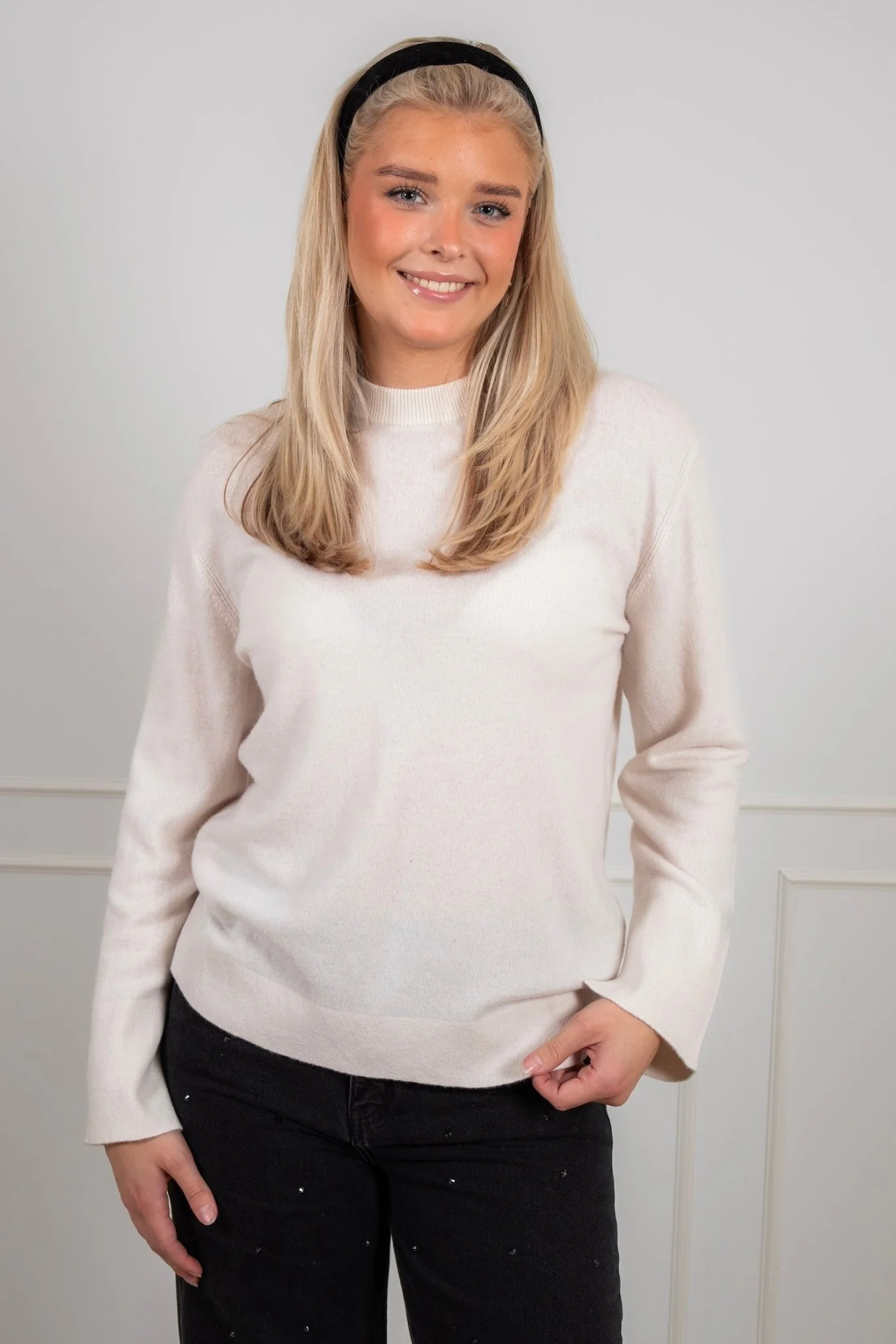 Yasemilie O-Neck Knit Pullover Birch - Image 5