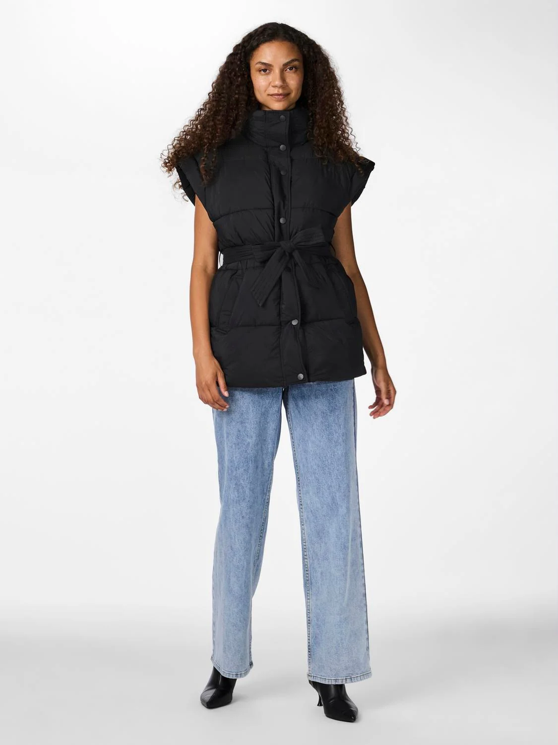 Yasmerla Padded Vest Black - Image 10