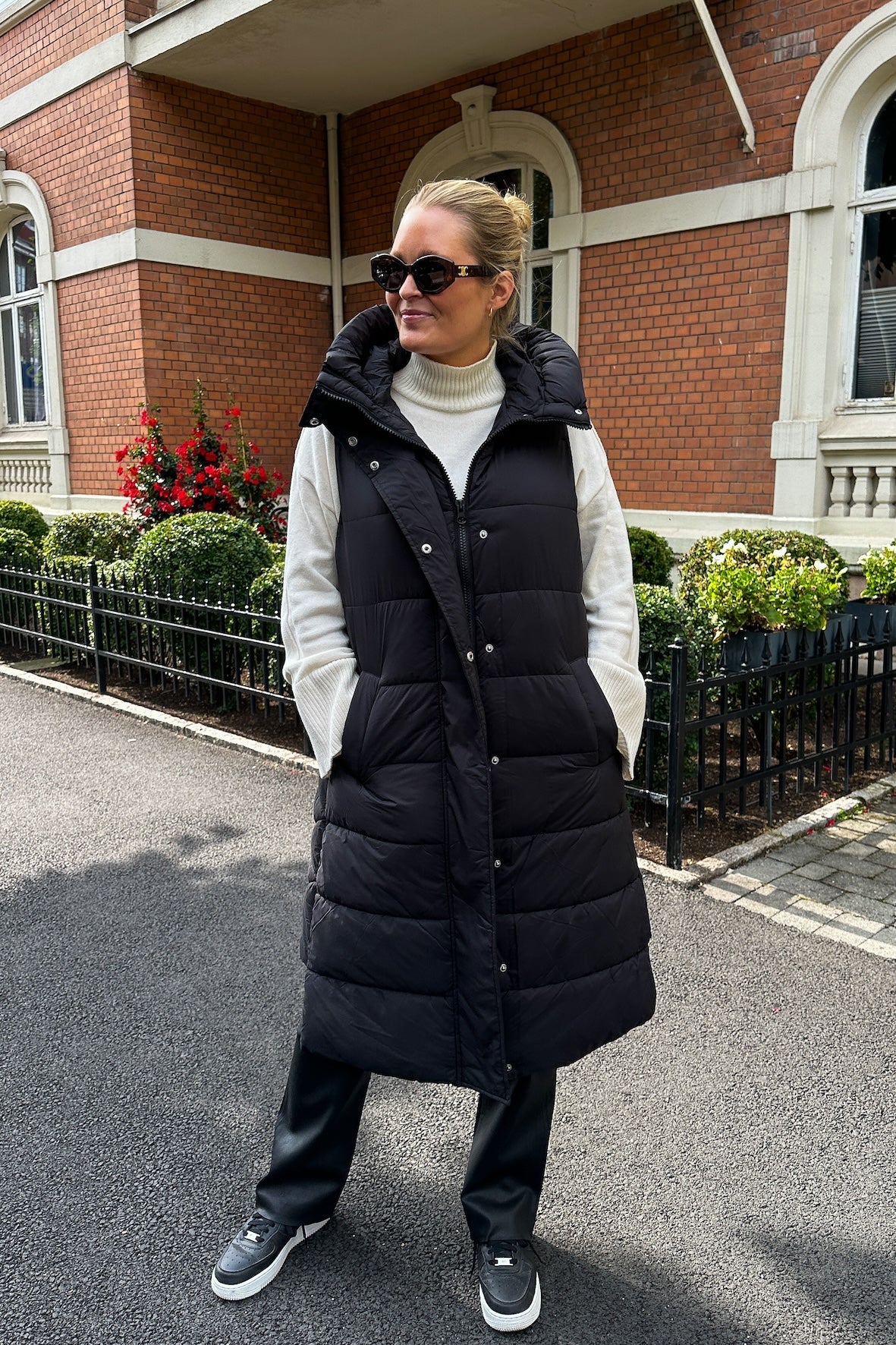 Yasliro Padded Vest Black - Image 11