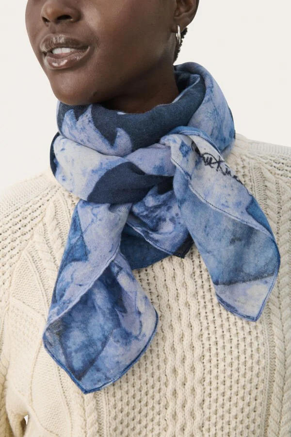 Felisiapw Scarf Blue Leaf - Image 4