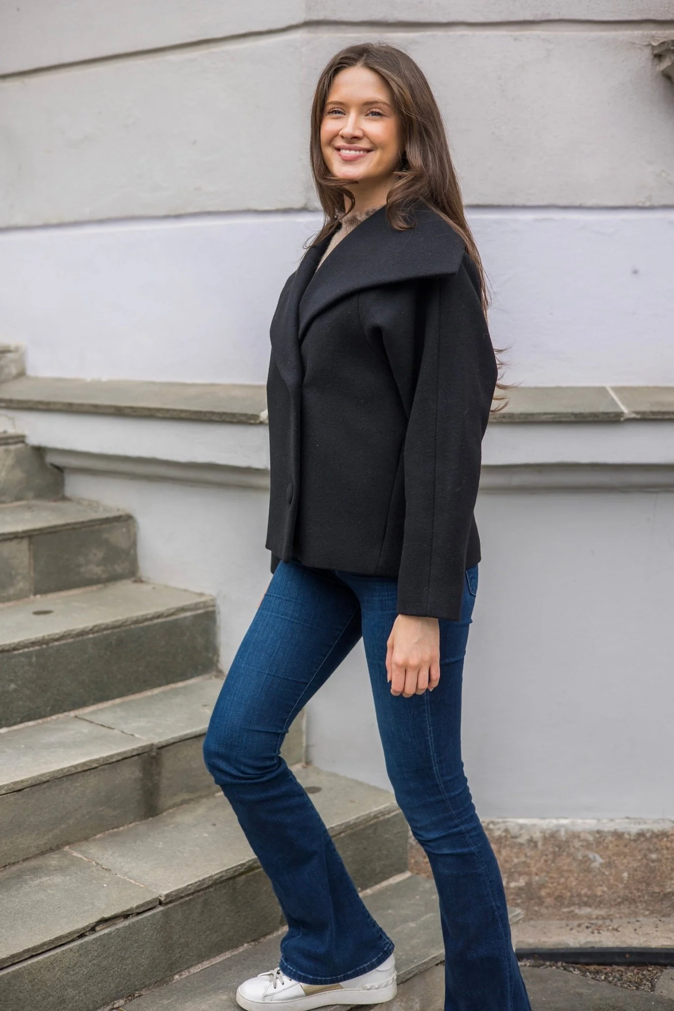 Perryiw Short Coat Black - Image 3