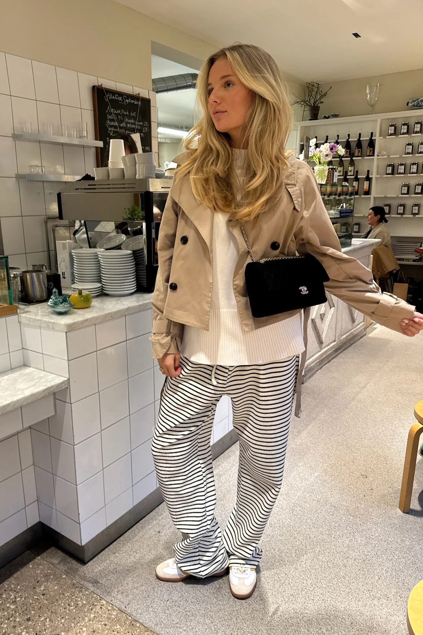 Almaic Trenchcoat Light Beige - Image 4
