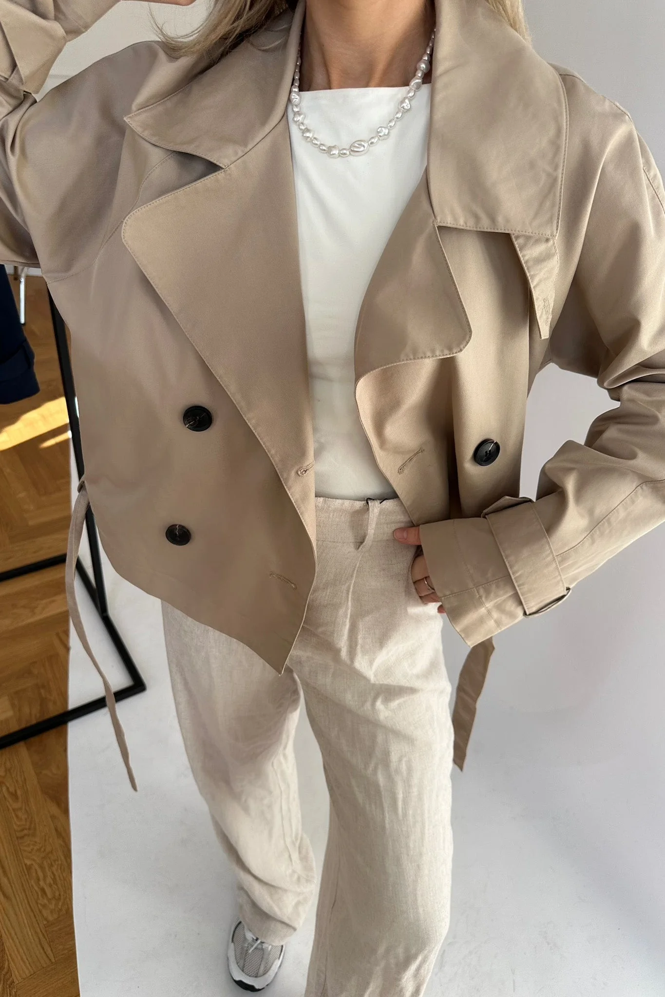 Almaic Trenchcoat Light Beige - Image 8