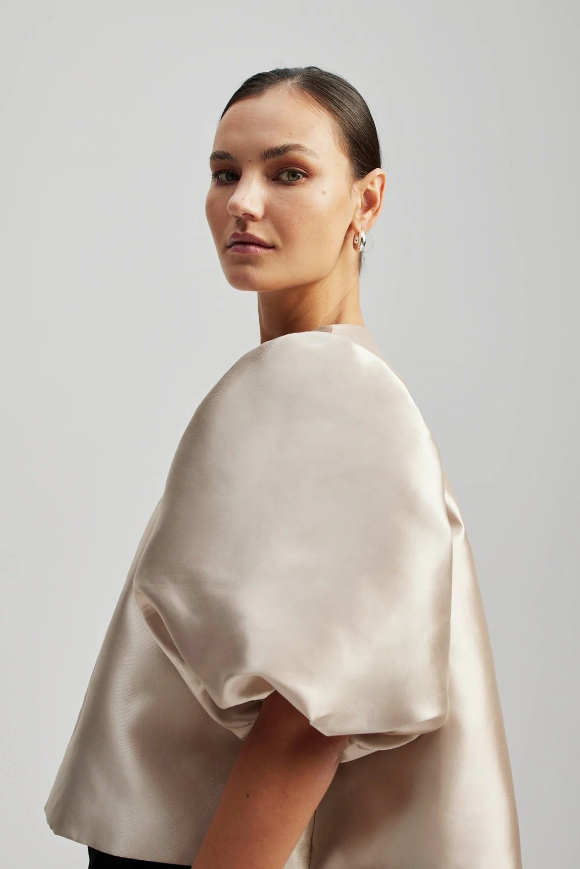 Cleo Pouf Sleeve Blouse Soft Beige - Image 9