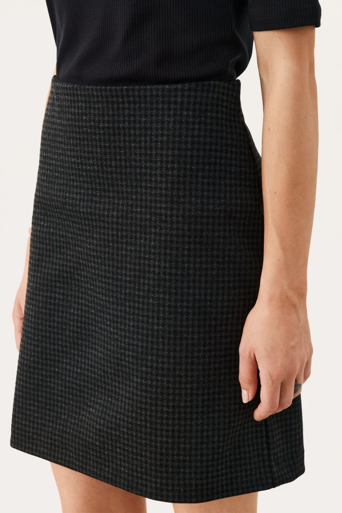 Corinnepw Skirt Dark Grey Check - Image 3