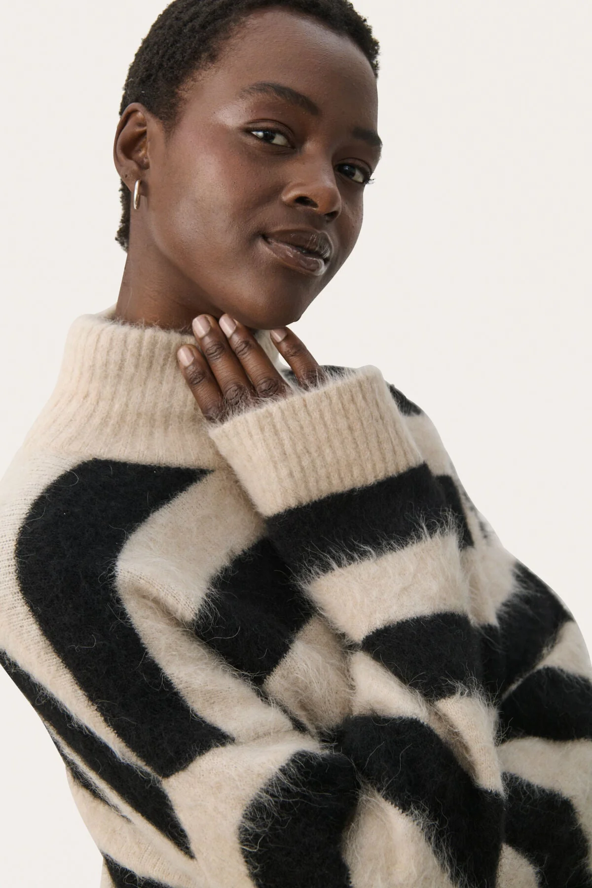 Liepapw Pullover Black Stripe - Image 10