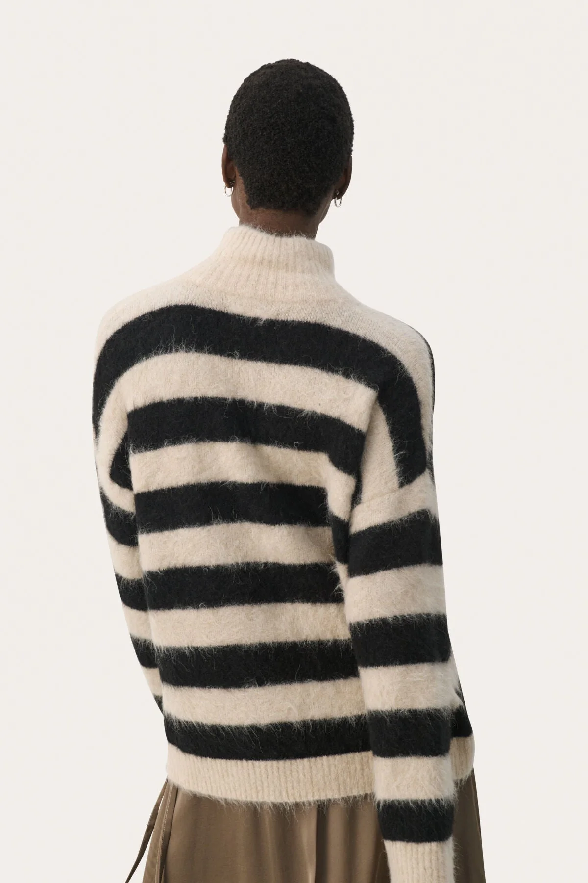 Liepapw Pullover Black Stripe - Image 11