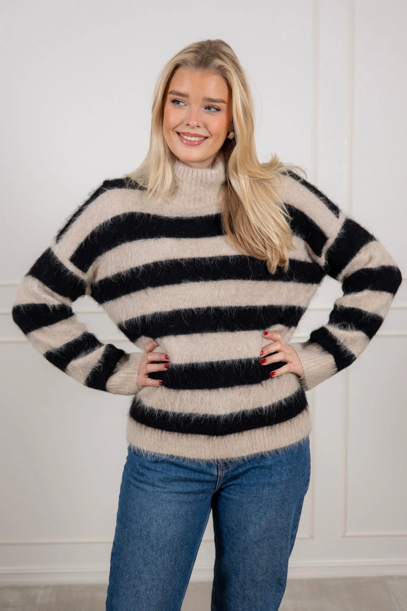 Liepapw Pullover Black Stripe - Image 3