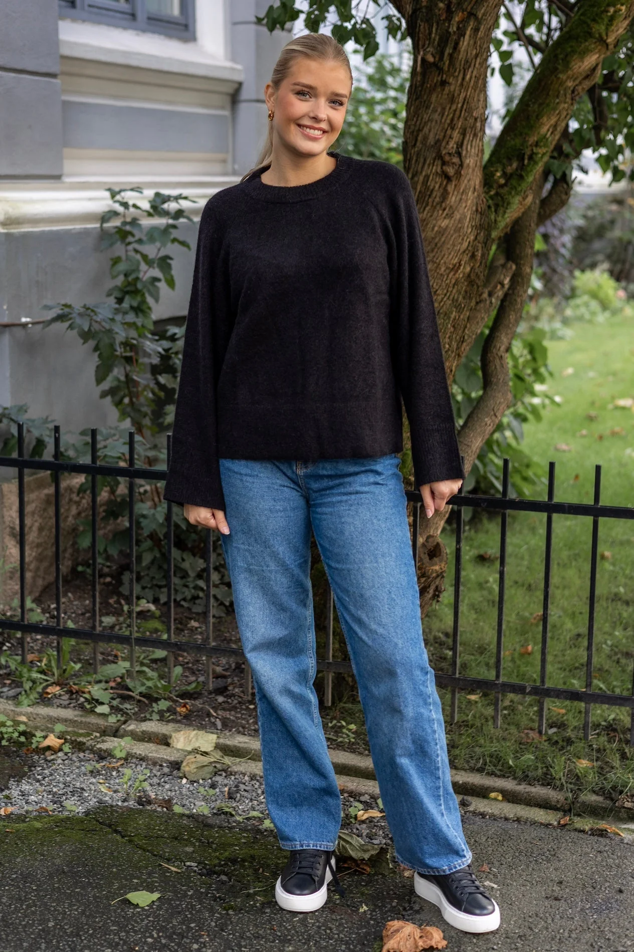 Lannapw Pullover Black - Image 3