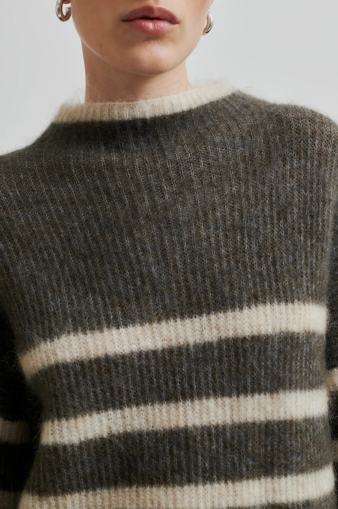 Ovalis Knit T-Neck Chocolate Chip - Image 8