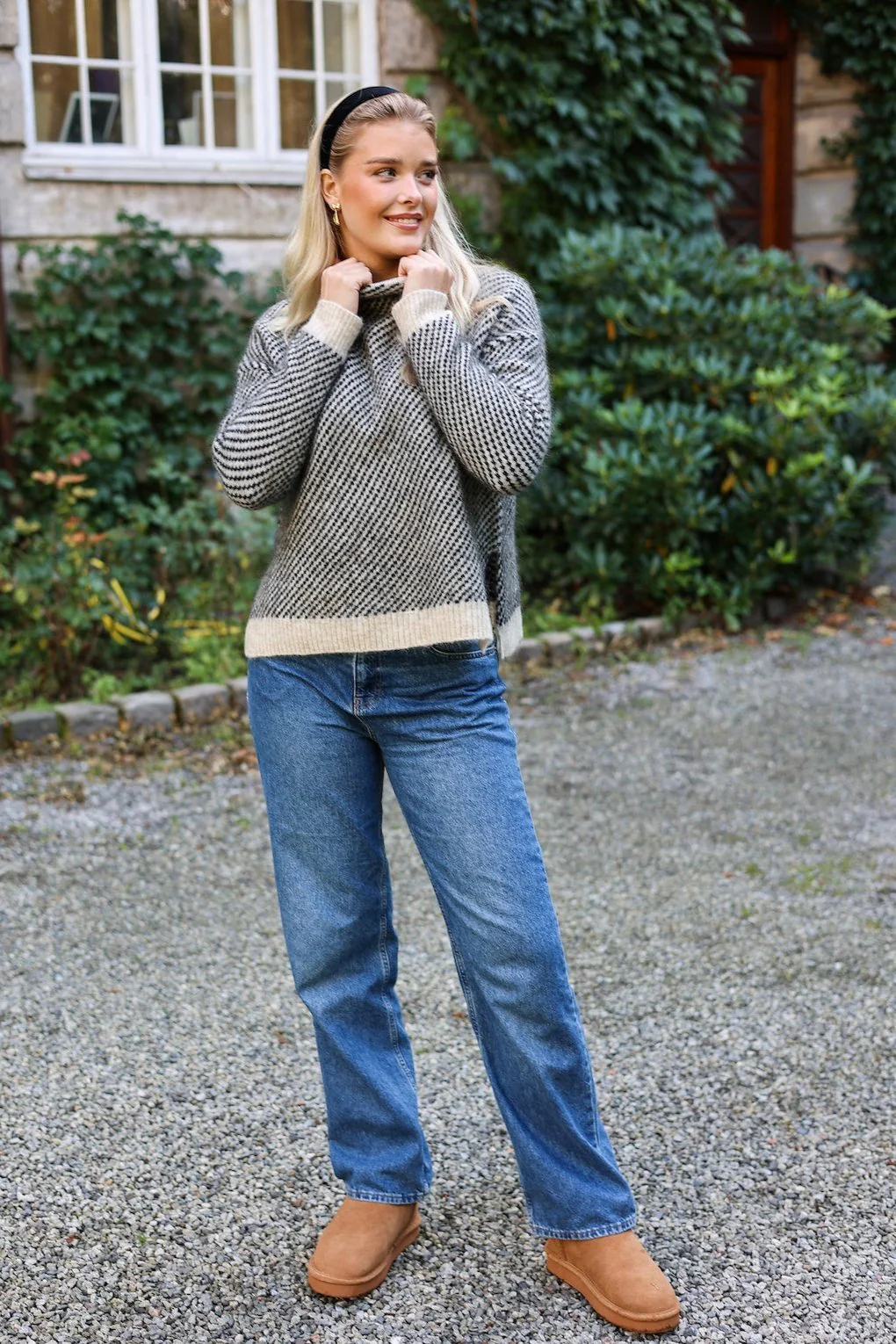 Capella Knit T-Neck Brazilian Sand - Image 3