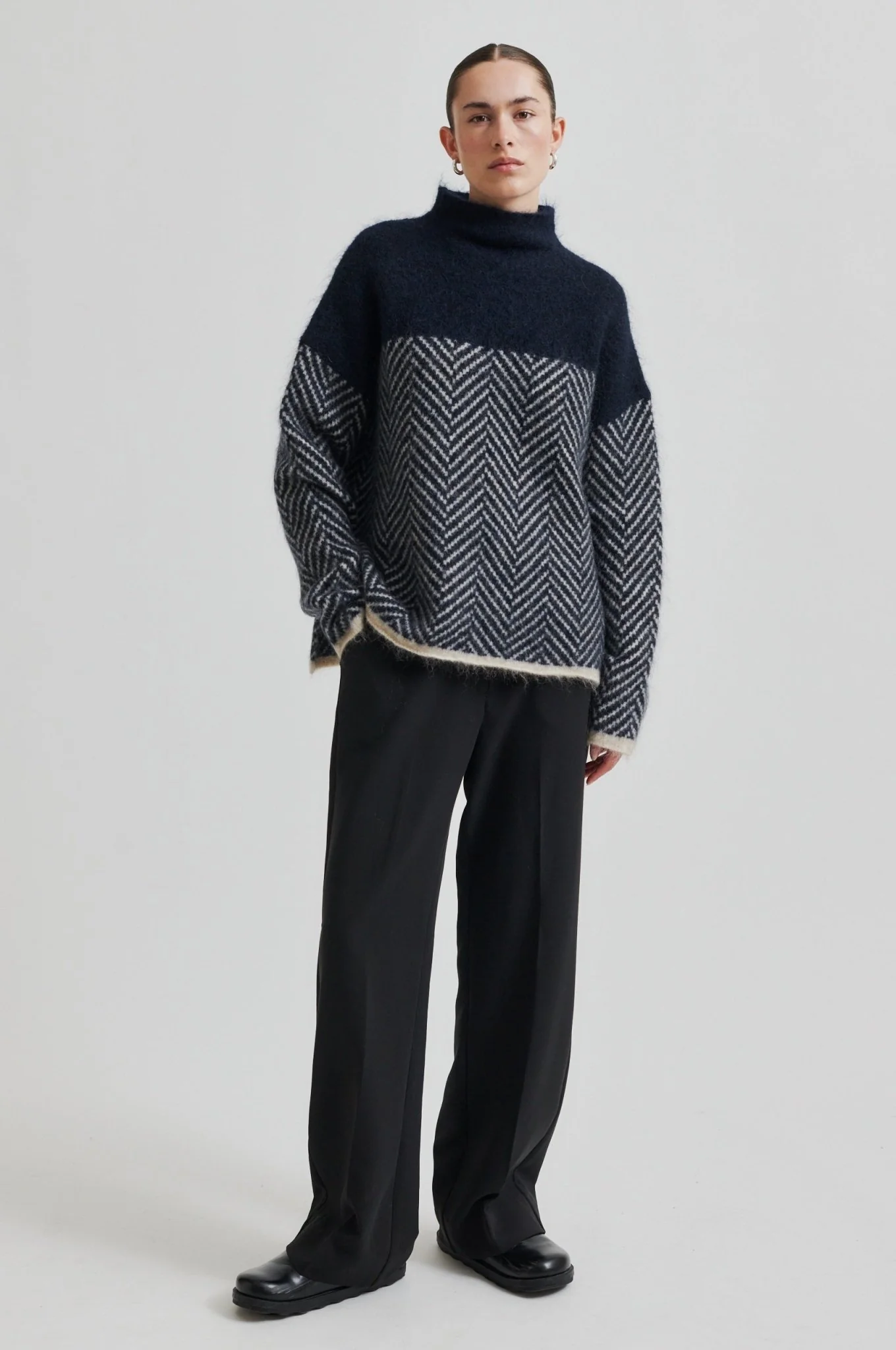 Herrin Knit T-Neck Vulcan - Image 7