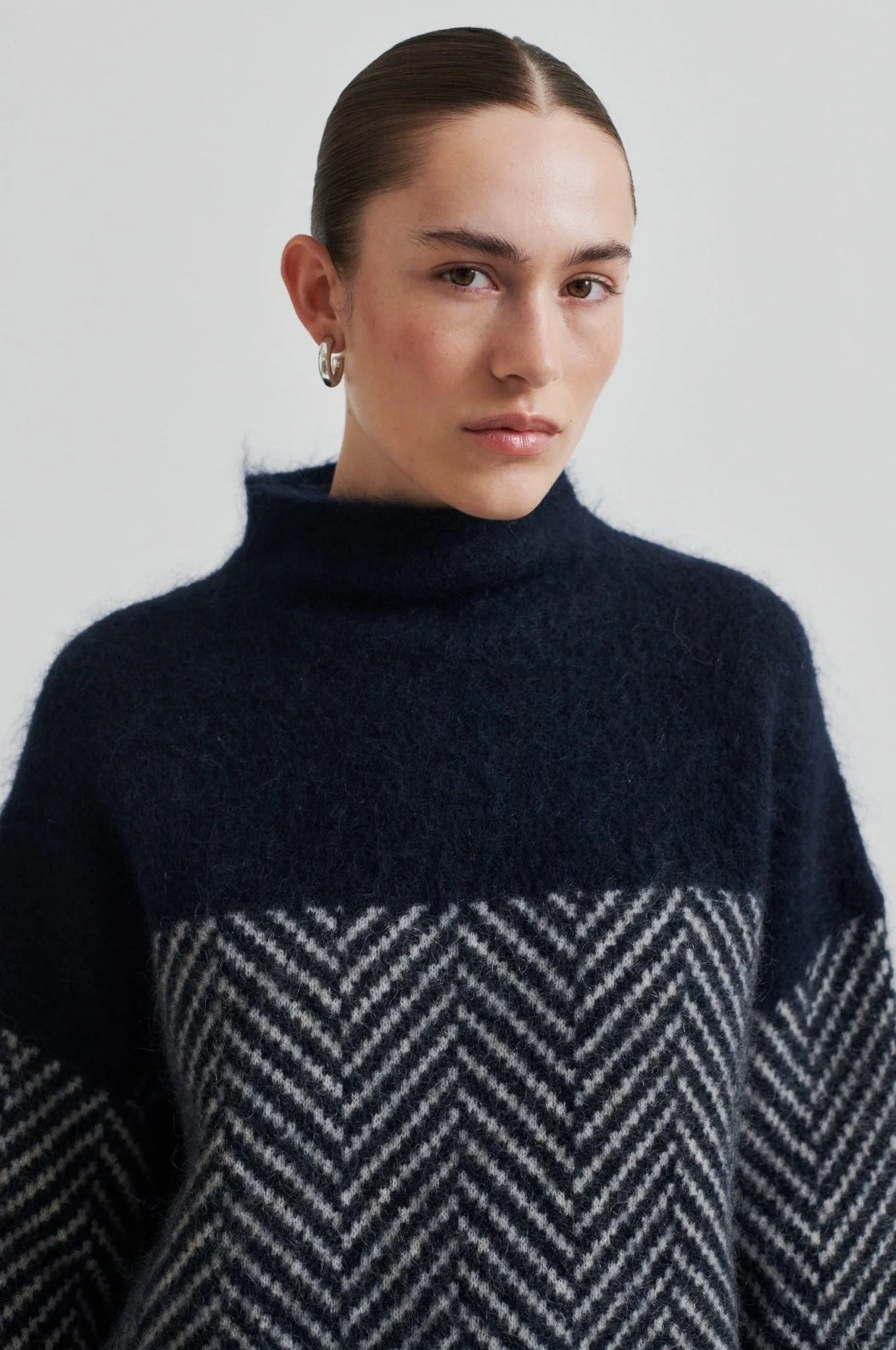 Herrin Knit T-Neck Vulcan - Image 9
