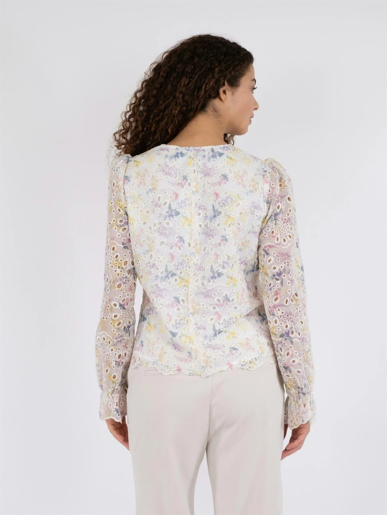Candice Embroidery Blouse Creme - Image 5