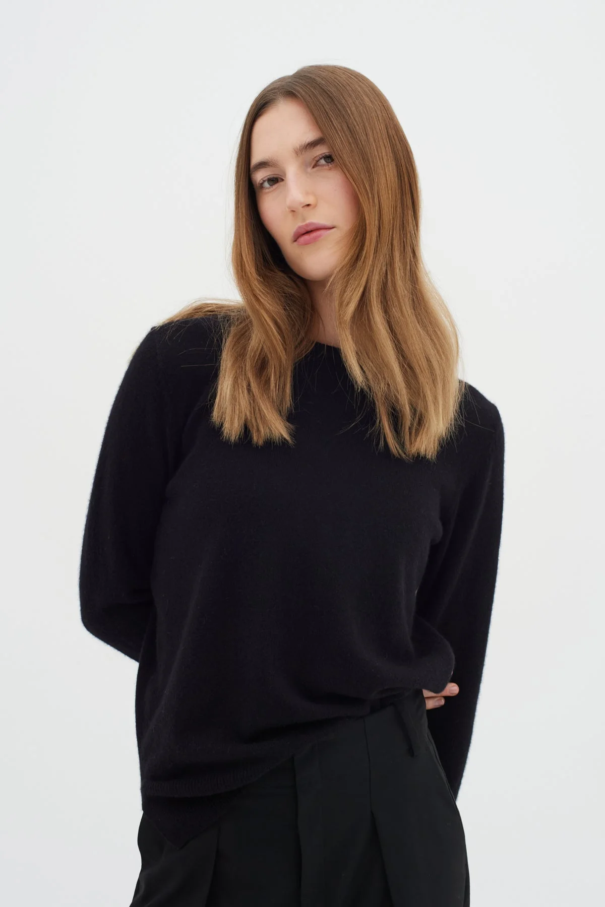 Lukkaiw Crew-Neck Pullover Black - Image 3