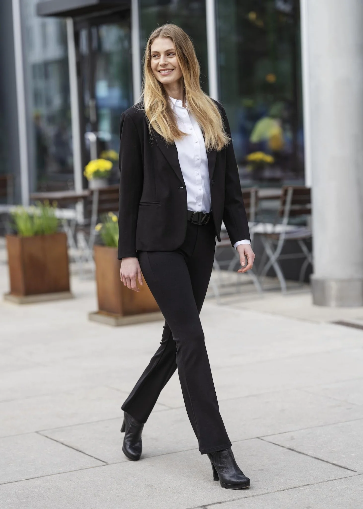 Black Cecilia Flared Trouser - Image 3