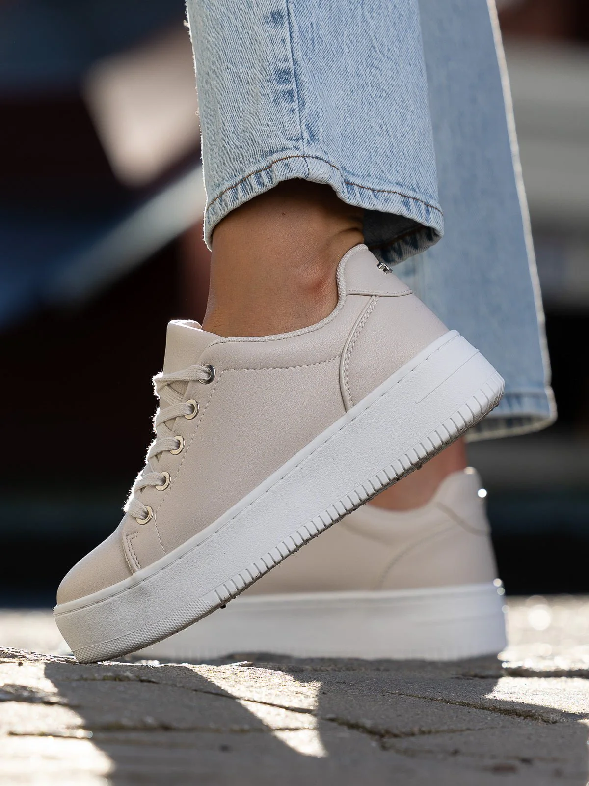 Gorbio Chunky Sneaker Beige - Image 3