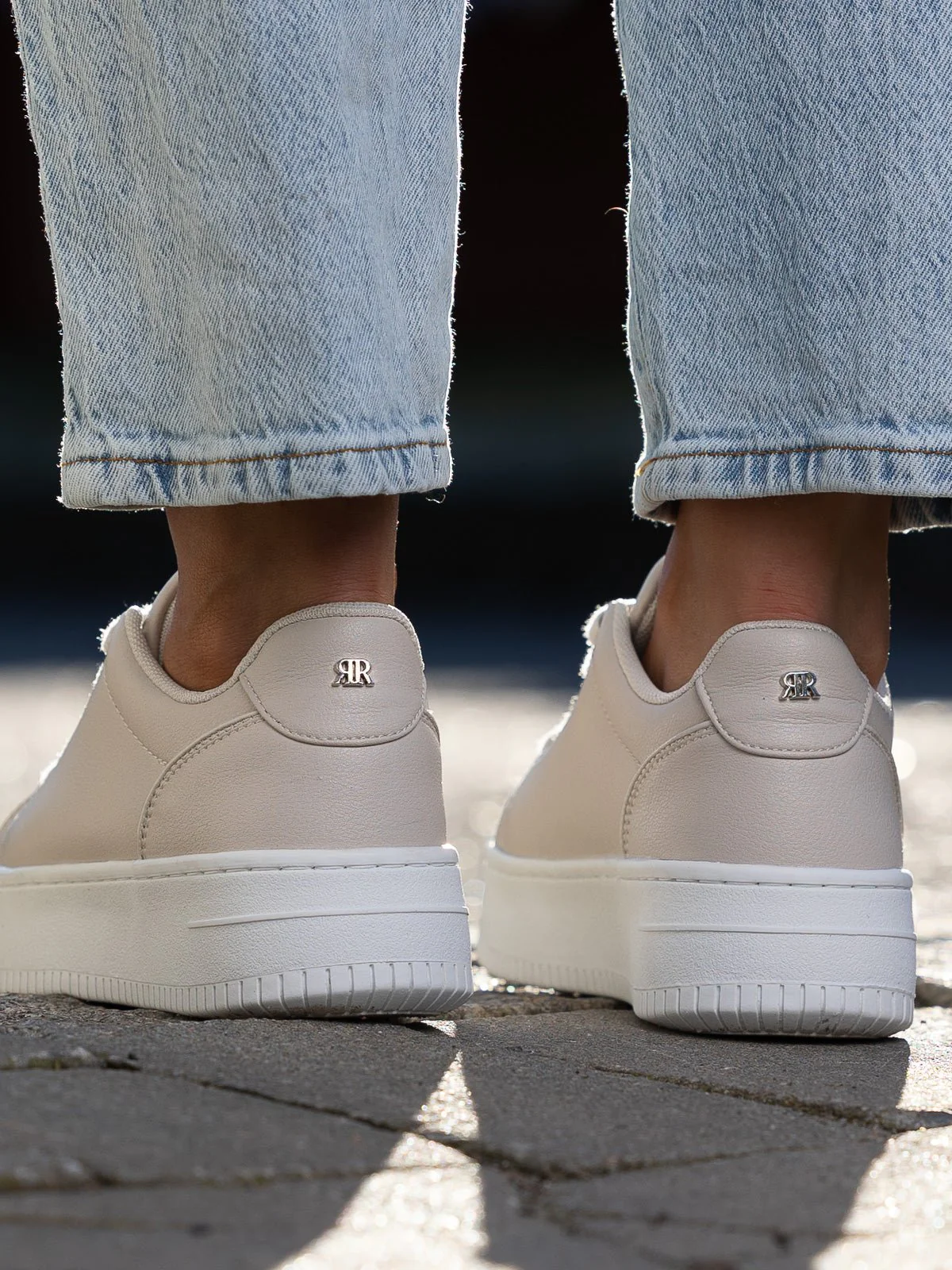 Gorbio Chunky Sneaker Beige - Image 5